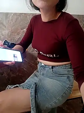 Snapshot of linda_bae00 chatting on April 2026 01:56:02 AM linda bae00 online show from April 2026 01:56:02 AM