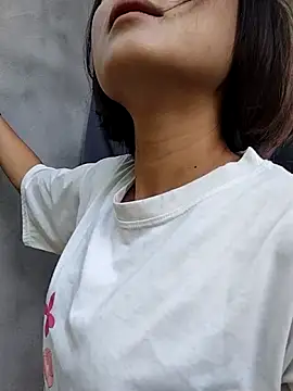 linda bae00 online show from November 2025 01:43:02 AM