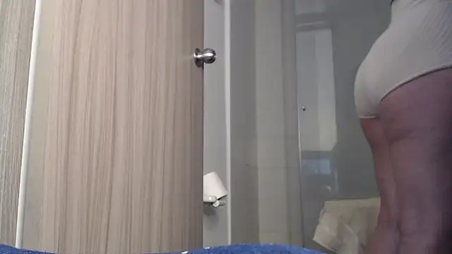   abrill   online show from February 2026 09:14:02 PM