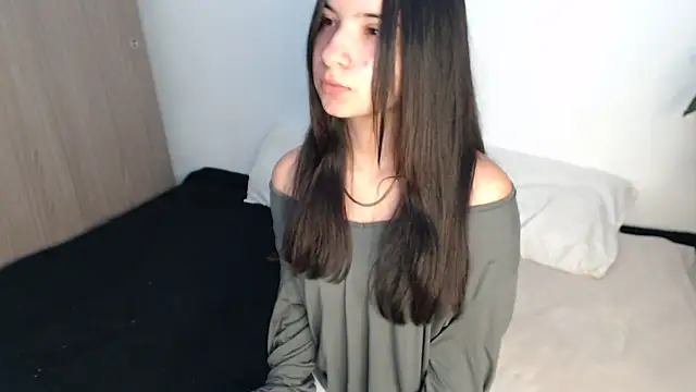   abrill   online show from October 2025 08:32:02 PM