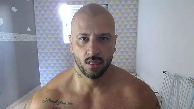 JeanCafa online show from April 2026 01:07:01 PM