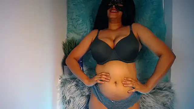 Spicy Maxy online show from June 2026 01:00:01 AM