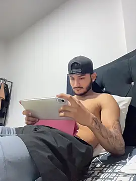 Nas-z09 online show from February 2026 07:43:01 PM