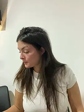 Danielaeliana online show from May 2026 02:06:02 AM