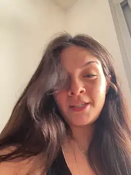 Danielaeliana online show from April 2026 06:09:01 PM