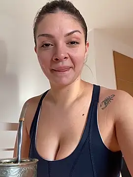 Danielaeliana online show from May 2026 07:01:01 PM