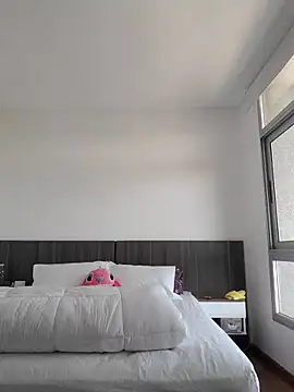 Danielaeliana online show from September 2025 02:01:01 PM