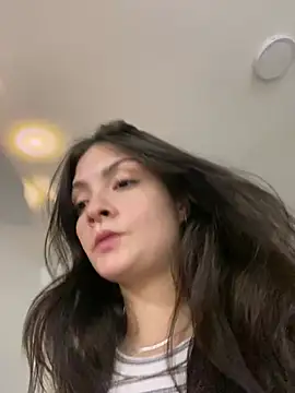 Danielaeliana online show from April 2026 11:51:01 PM