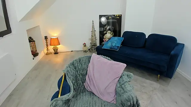 Ranya Evy online show from November 2025 04:51:02 PM