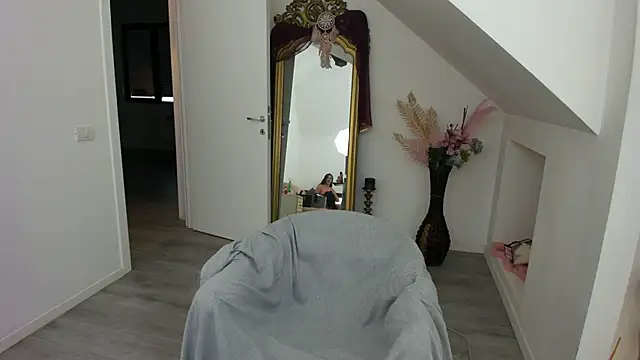 Ranya Evy online show from February 2026 02:57:02 PM