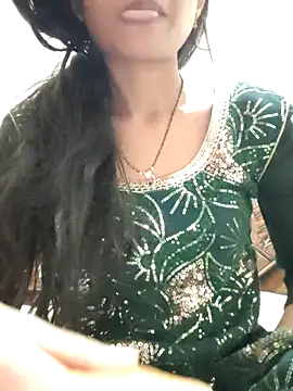 Komal0099 online show from December 2025 03:40:02 AM