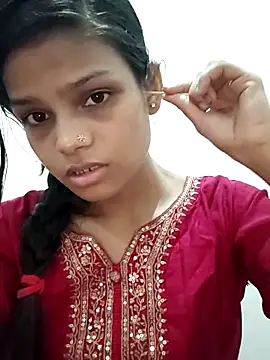 Komal0099 online show from October 2025 05:09:01 AM