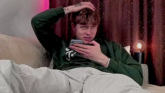 TalkingHead 0  online show from April 2026 07:52:01 PM