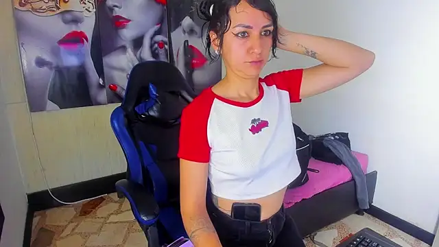 alison moon7 online show from November 2025 01:04:02 PM