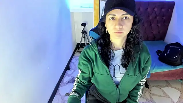 alison moon7 online show from November 2025 02:01:01 PM