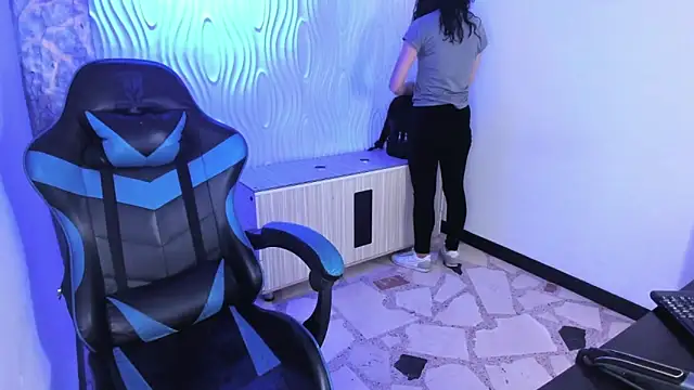 alison moon7 online show from November 2025 11:25:02 AM