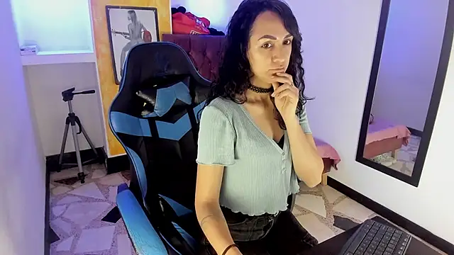 alison moon7 online show from October 2025 11:42:02 AM