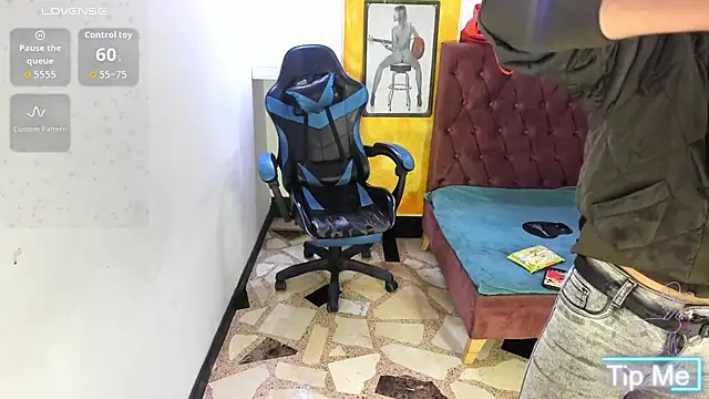 alison moon7 online show from November 2025 12:38:02 PM