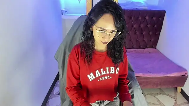 alison moon7 online show from October 2025 12:26:02 PM