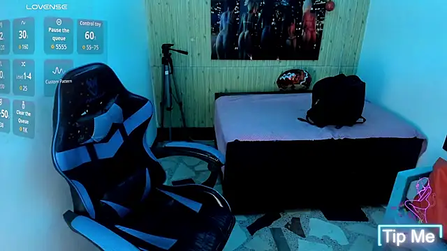 alison moon7 online show from November 2025 02:06:01 PM