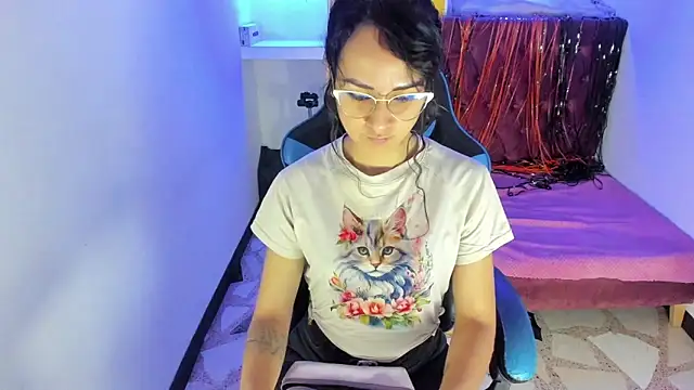 alison moon7 online show from October 2025 01:45:01 PM