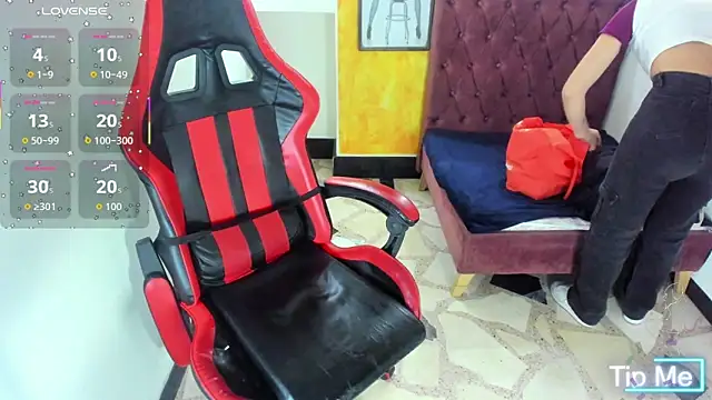 alison moon7 online show from December 2025 01:48:02 PM