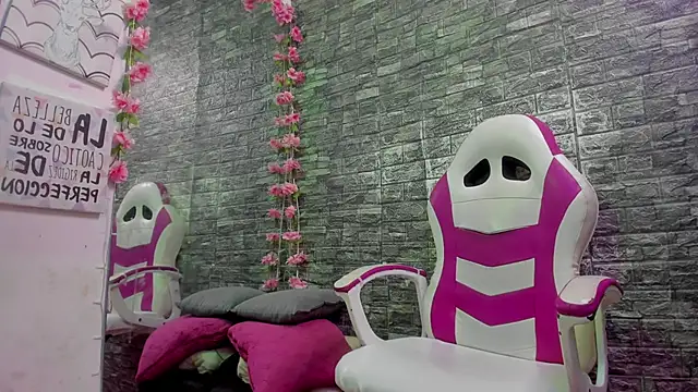 karoll  sex online show from February 2026 12:38:01 PM