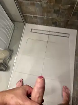 MrZli online show from October 2025 05:45:02 PM