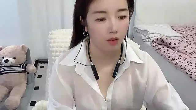 Snapshot of Xiali-166 chatting on October 2025 04:02:02 AM Xiali-166 online show from October 2025 04:02:02 AM