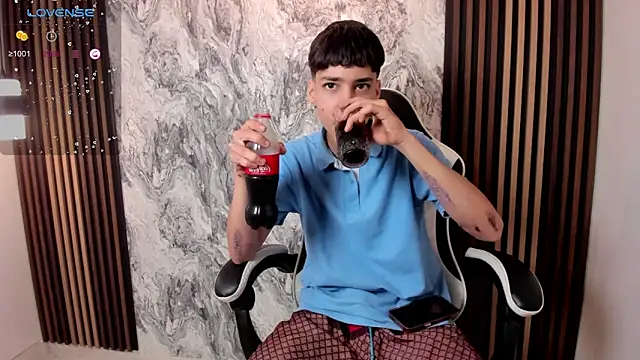 Snapshot of oblivion_deku chatting on November 2025 02:32:01 PM oblivion deku online show from November 2025 02:32:01 PM