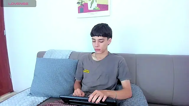 Snapshot of oblivion_deku chatting on November 2025 01:34:01 PM oblivion deku online show from November 2025 01:34:01 PM