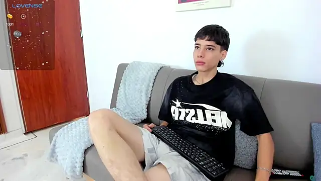 Snapshot of oblivion_deku chatting on November 2025 01:33:01 PM oblivion deku online show from November 2025 01:33:01 PM