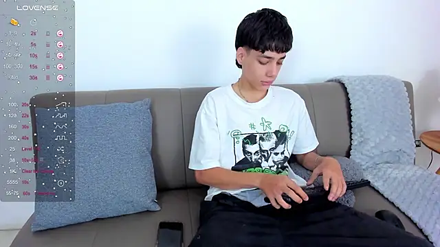 Snapshot of oblivion_deku chatting on December 2025 01:17:02 PM oblivion deku online show from December 2025 01:17:02 PM