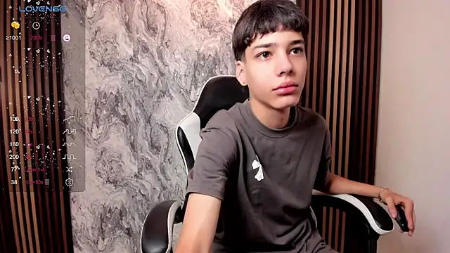 Snapshot of oblivion_deku chatting on November 2025 01:21:01 PM oblivion deku online show from November 2025 01:21:01 PM