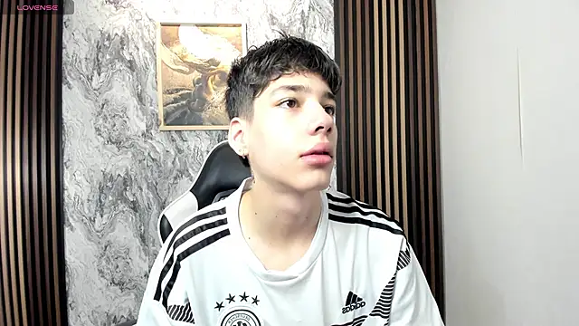 Snapshot of oblivion_deku chatting on September 2025 01:33:01 PM oblivion deku online show from September 2025 01:33:01 PM