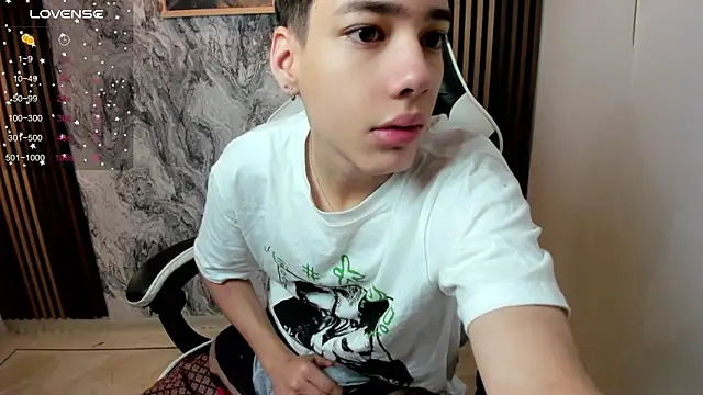 Snapshot of oblivion_deku chatting on October 2025 01:45:01 PM oblivion deku online show from October 2025 01:45:01 PM