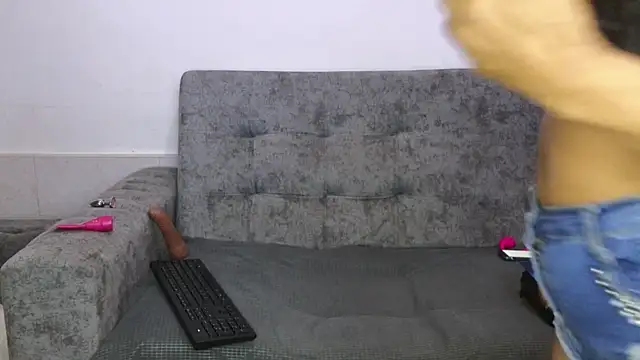 adahira08 online show from April 2026 03:30:02 AM