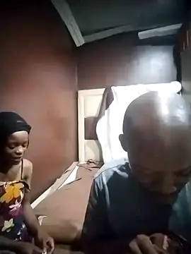 Snapshot of TinnyVsGiant chatting on October 2025 08:42:01 PM TinnyVsGiant online show from October 2025 08:42:01 PM