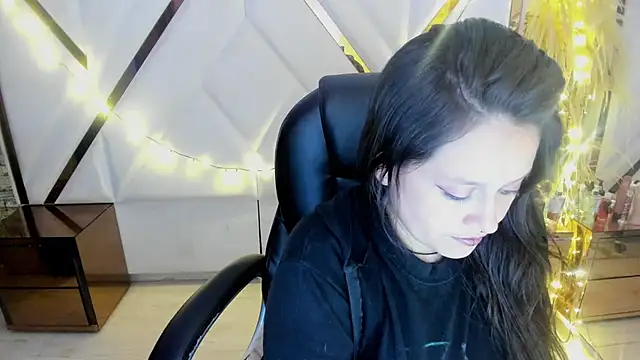 Snapshot of Morana__Hot chatting on December 2025 04:22:01 AM Morana Hot online show from December 2025 04:22:01 AM