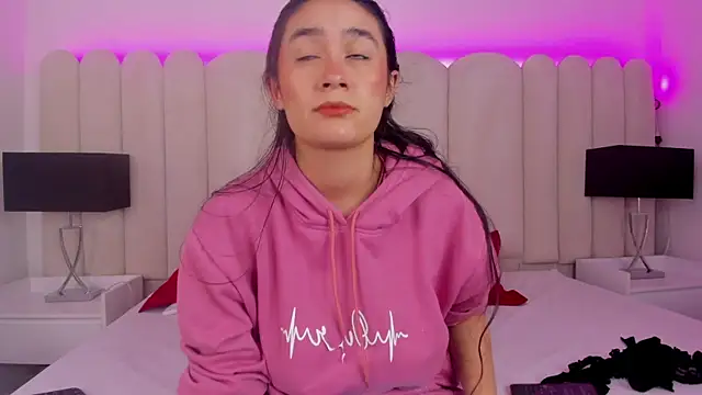 EmilyHanks  online show from September 2025 12:15:02 AM