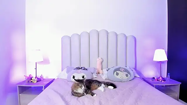 Snapshot of SofieBunnie chatting on October 2025 10:11:01 PM SofieBunnie online show from October 2025 10:11:01 PM