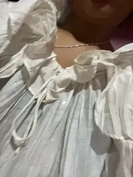 milo bae online show from March 2026 12:01:02 AM