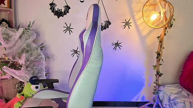 Lana Dreams  online show from October 2025 12:00:02 AM