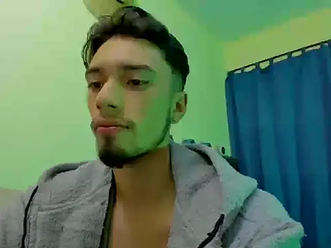 Snapshot of theostone chatting on September 2025 09:37:01 AM theostone online show from September 2025 09:37:01 AM