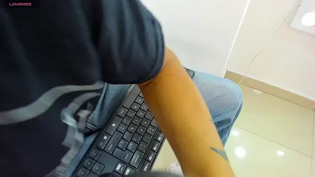 Snapshot of derek_devil24 chatting on March 2026 03:13:01 PM derek devil24 online show from March 2026 03:13:01 PM