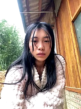 EmLy02 online show from November 2025 01:31:02 AM