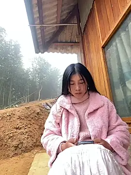 EmLy02 online show from December 2025 01:04:02 AM