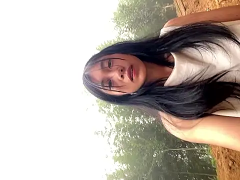 EmLy02 online show from November 2025 12:25:02 AM