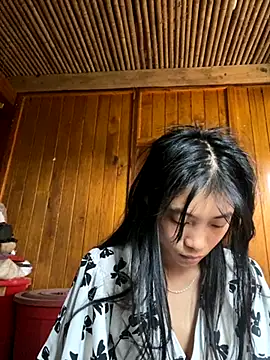 EmLy02 online show from September 2025 04:33:01 AM