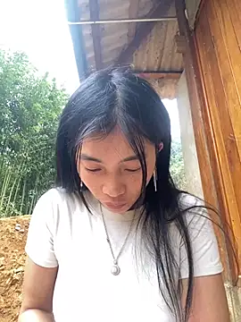 EmLy02 online show from November 2025 09:14:01 AM